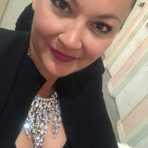 Meet your Posher, Lorraine